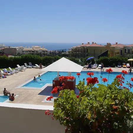 Quinta Figueirinhas & Quintinha Village Apart-hotel 3*