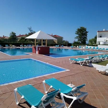 Quinta Figueirinhas & Quintinha Village 3*