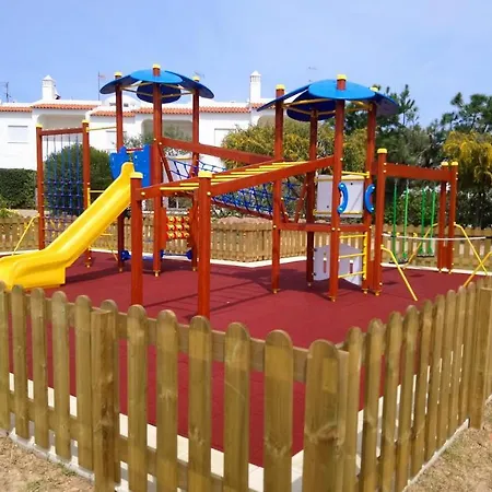 Quinta Figueirinhas & Quintinha Village 3*